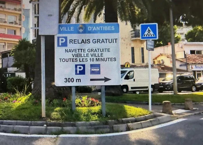 Charmant 3 Pieces Renove Au Coeur Du Vieil Antibes